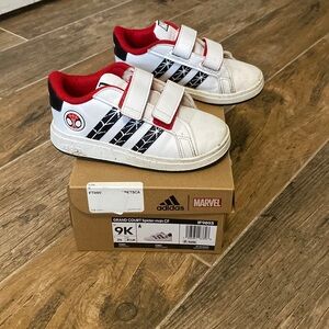 Spider-man Adidas x Marvel